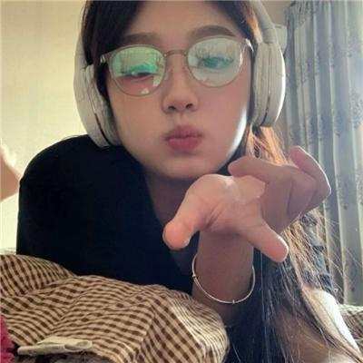 八美图海报