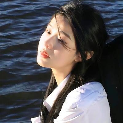 蓝天花朵海报